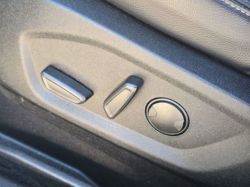 Used 2022 Ford Edge SEL image 11