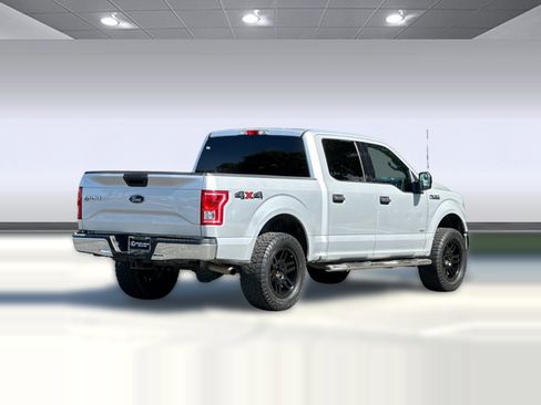 Used 2016 Ford F150 XLT image 9