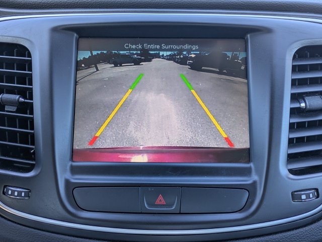 Used 2017 Chrysler 200 Limited Platinum FWD image 17