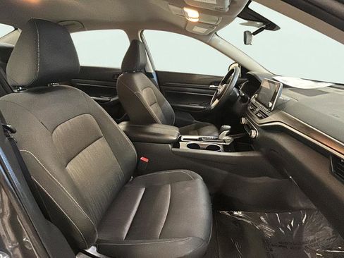 Used 2024 Nissan Altima 2.5 SV image 17