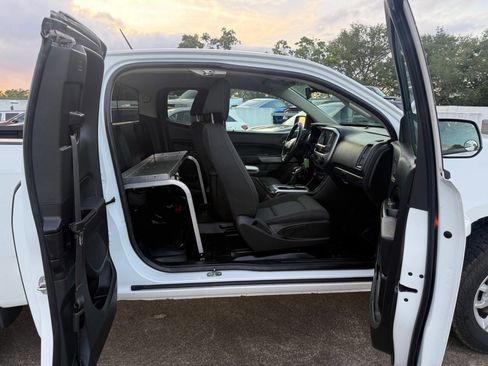 Used 2022 Chevrolet Colorado LT w/ Fleet Safety Package RWD image 38