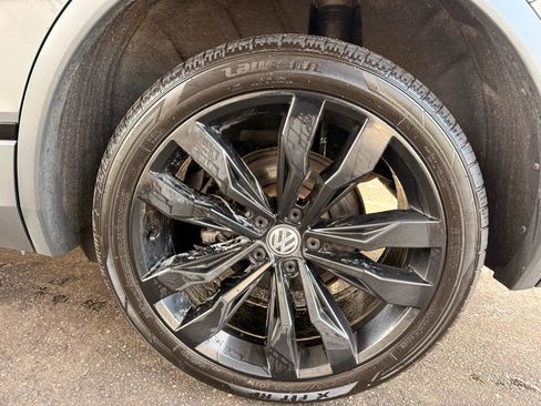 Used 2021 Volkswagen Tiguan SE R-Line image 43