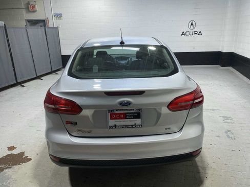 Used 2018 Ford Focus SE FWD image 5