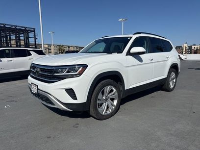 Used 2023 Volkswagen Atlas SE w/ Panoramic Sunroof Package