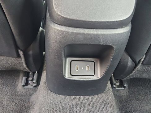 Used 2025 Hyundai Elantra Limited FWD image 31