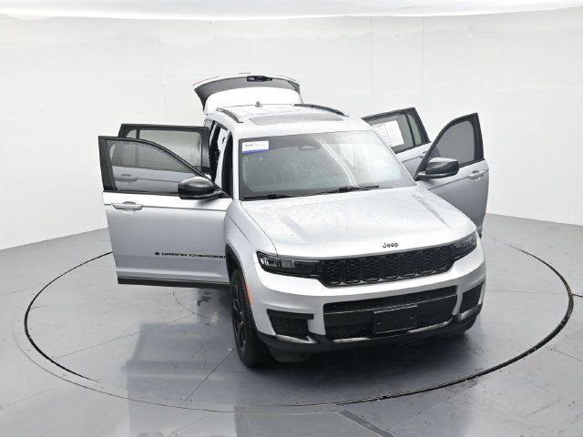 Used 2023 Jeep Grand Cherokee L Altitude AWD/4WD image 50