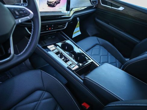 New 2026 Volkswagen Atlas SE image 36