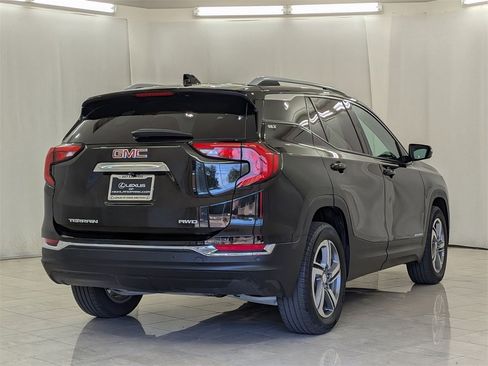 Used 2021 GMC Terrain SLT image 9