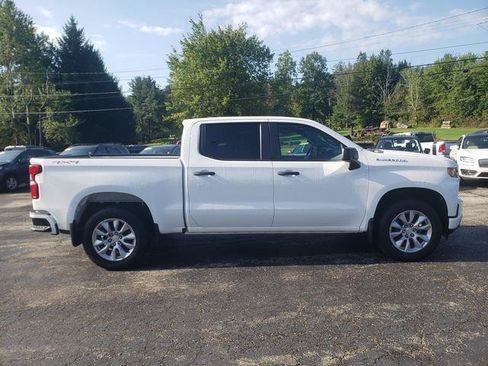 Used 2020 Chevrolet Silverado 1500 Custom w/ Custom Value Package AWD/4WD image 8