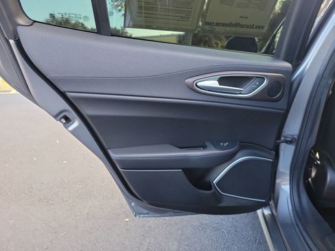 Used 2021 Alfa Romeo Giulia Ti image 11