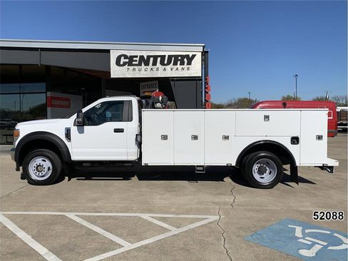 Used 2022 Ford F550 4x4 Regular Cab Super Duty image 4