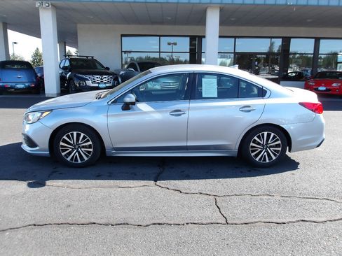 Used 2019 Subaru Legacy 2.5i Premium image 2