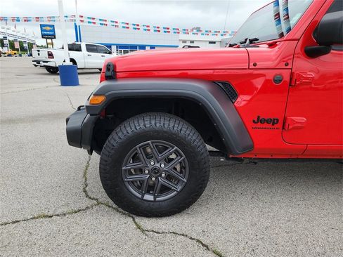 Used 2023 Jeep Wrangler Sport image 29
