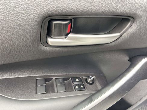 Used 2025 Toyota Corolla SE image 11