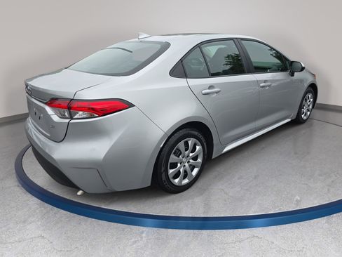 Used 2024 Toyota Corolla LE FWD image 5