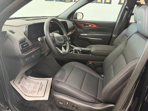 Used 2025 Chevrolet Traverse Z71 AWD/4WD image 12