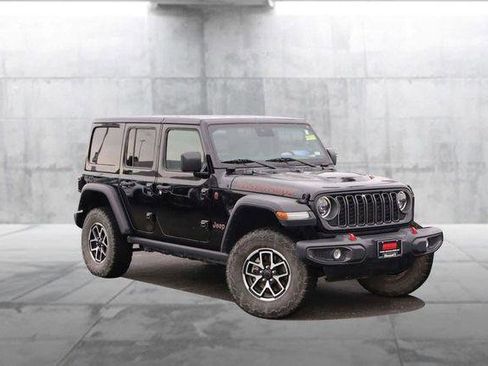 Used 2025 Jeep Wrangler Unlimited Rubicon AWD/4WD image 2