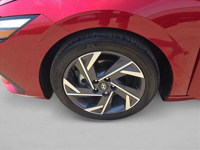 Used 2024 Hyundai Elantra SEL w/ Convenience Package FWD image 25