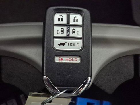 Used 2016 Honda Odyssey Touring Elite image 30