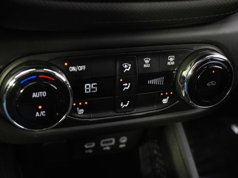 Used 2021 Chevrolet TrailBlazer LT w/ Convenience Package FWD image 31