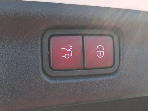 Certified 2023 Mercedes-Benz C 300 4MATIC Sedan image 30