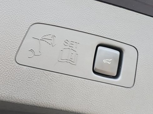 Certified 2024 Lincoln Corsair AWD w/ Equipment Group 101A image 32