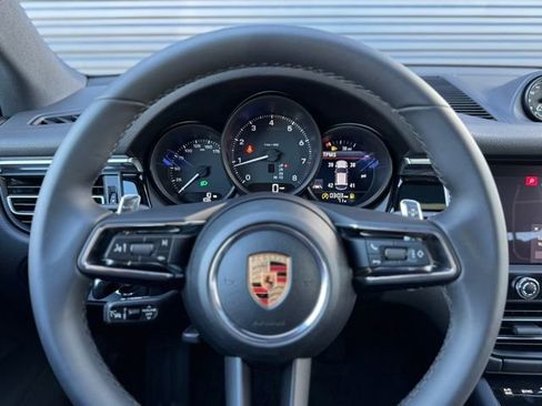 New 2026 Porsche Macan image 19