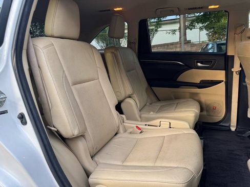 Used 2014 Toyota Highlander Limited AWD/4WD image 23