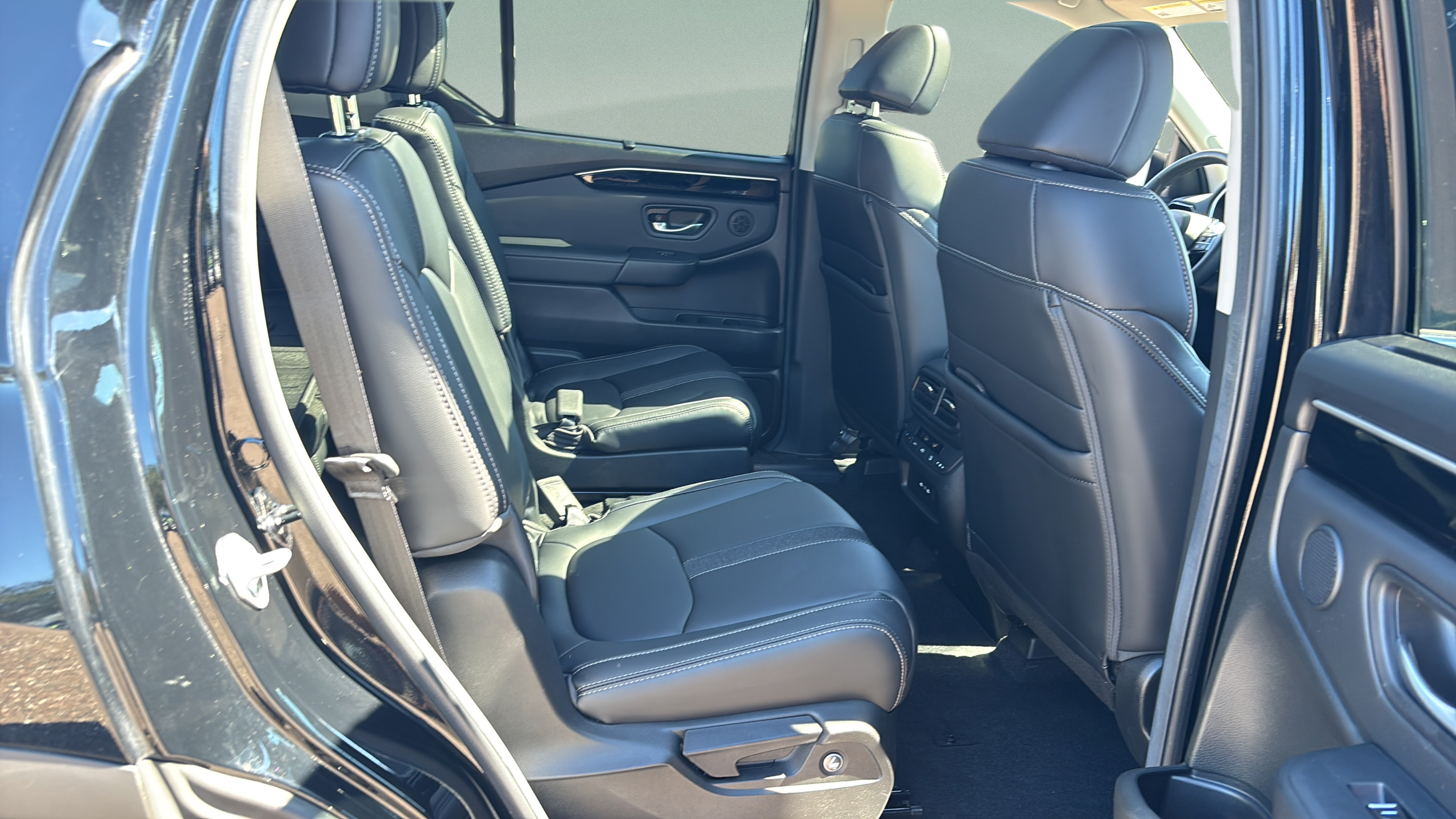 Certified 2025 Honda Pilot Touring image 19