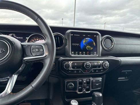 Used 2023 Jeep Gladiator Overland image 21