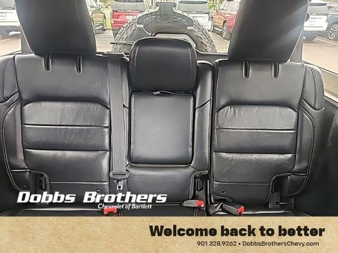 Used 2018 Jeep Wrangler Unlimited Sahara image 13