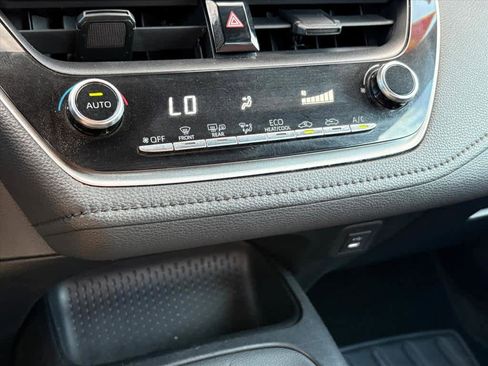 Used 2024 Toyota Corolla SE image 15