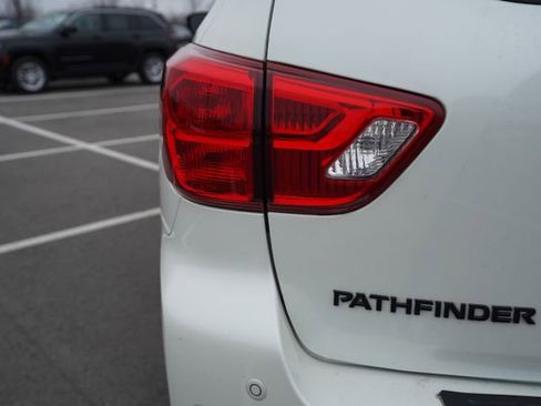 Used 2018 Nissan Pathfinder SL w/ Midnight Edition Package image 37