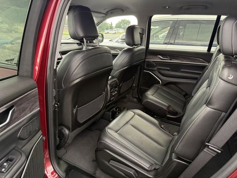 Used 2022 Jeep Grand Cherokee L Limited image 12