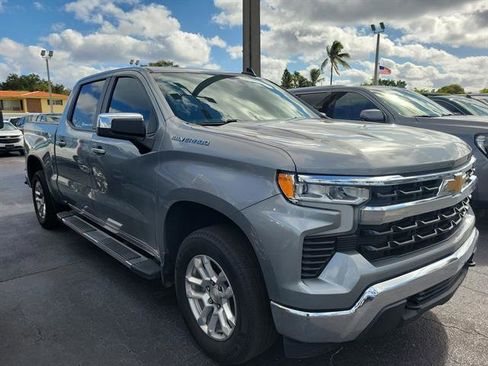 Used 2023 Chevrolet Silverado 1500 LT image 2