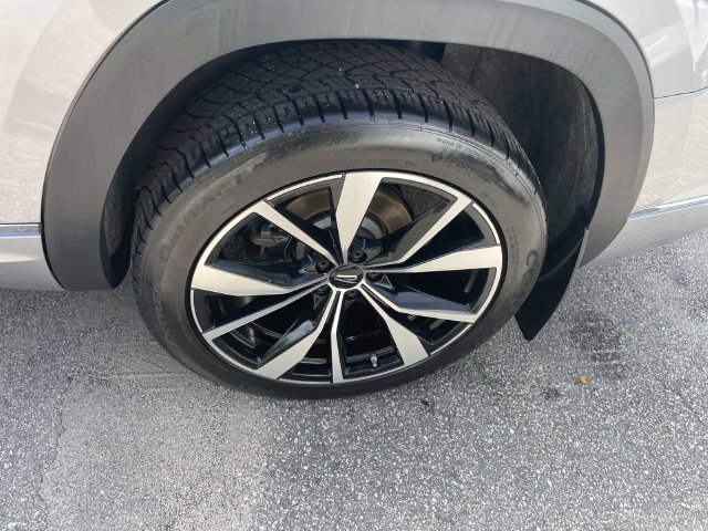 Used 2024 Volkswagen Atlas SEL Premium R-Line AWD/4WD image 17