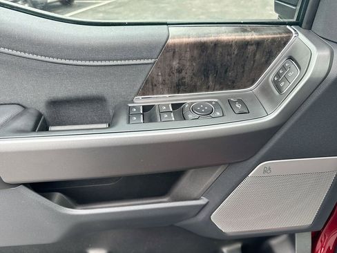 New 2026 Ford F250 Lariat w/ Black Appearance Package image 22