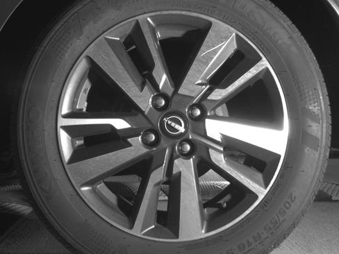 Used 2025 Nissan Versa SV image 14