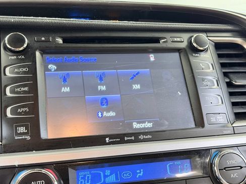 Used 2019 Toyota Highlander Limited FWD image 55