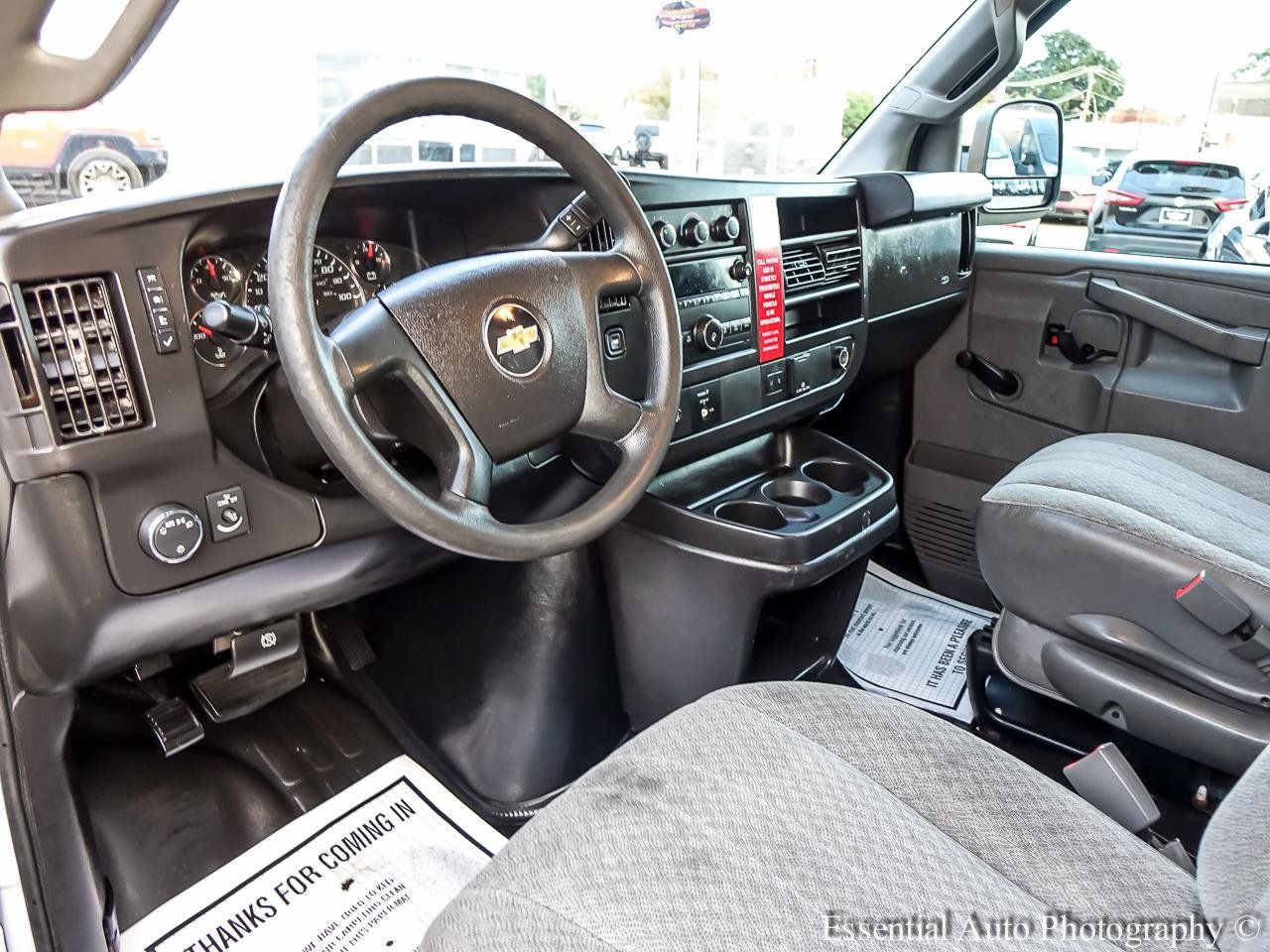 Used 2020 Chevrolet Express 3500 RWD image 9