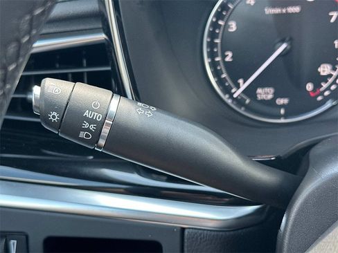 New 2025 Cadillac XT6 Luxury image 27