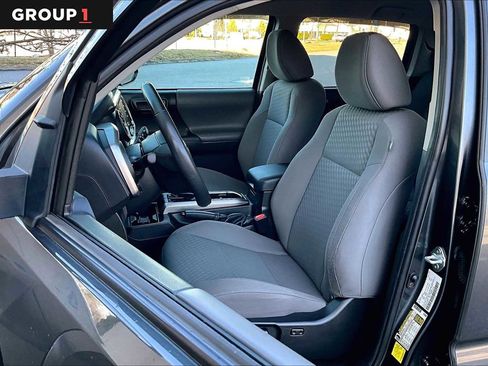 Certified 2023 Toyota Tacoma SR5 AWD/4WD image 9