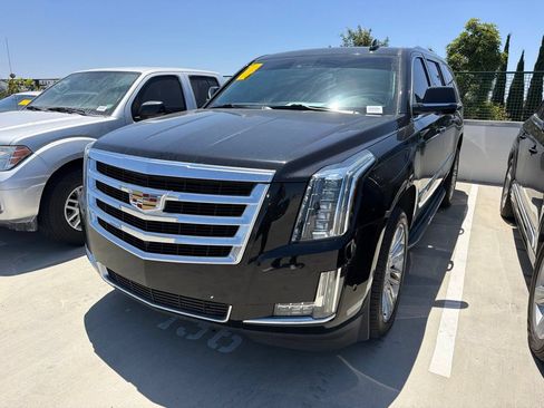 Used 2019 Cadillac Escalade ESV Luxury AWD/4WD image 2