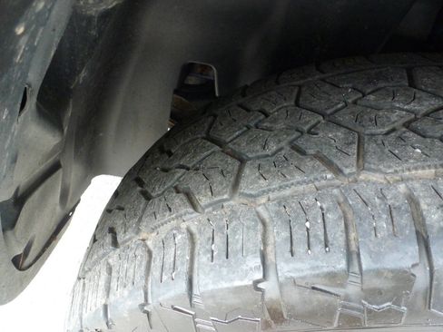 Used 2014 Jeep Cherokee Trailhawk AWD/4WD image 14