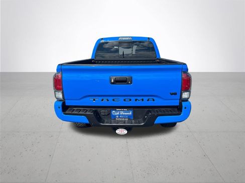 Used 2020 Toyota Tacoma TRD Off-Road w/ TRD Premium Off Road Package AWD/4WD image 8