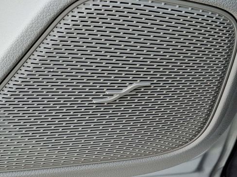 Used 2026 Mercedes-Benz GLB 250 4MATIC image 24