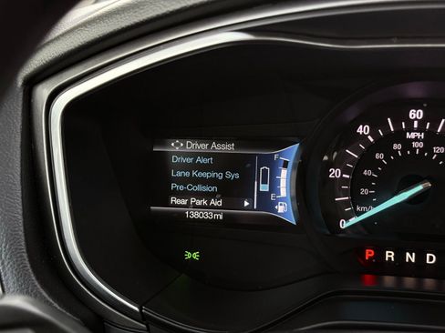 Used 2019 Ford Fusion SE FWD image 31