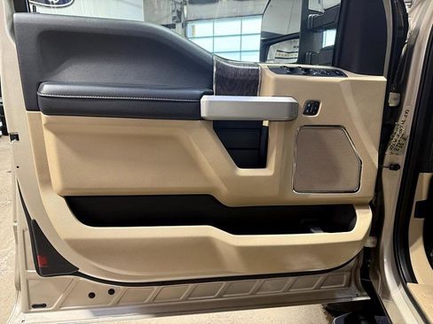 Used 2018 Ford F350 Lariat w/ Chrome Package image 8