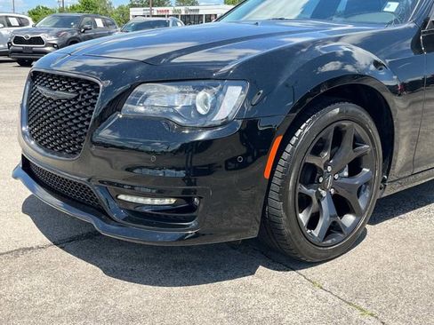 Used 2022 Chrysler 300 Touring L w/ Popular Equipment Group RWD image 11