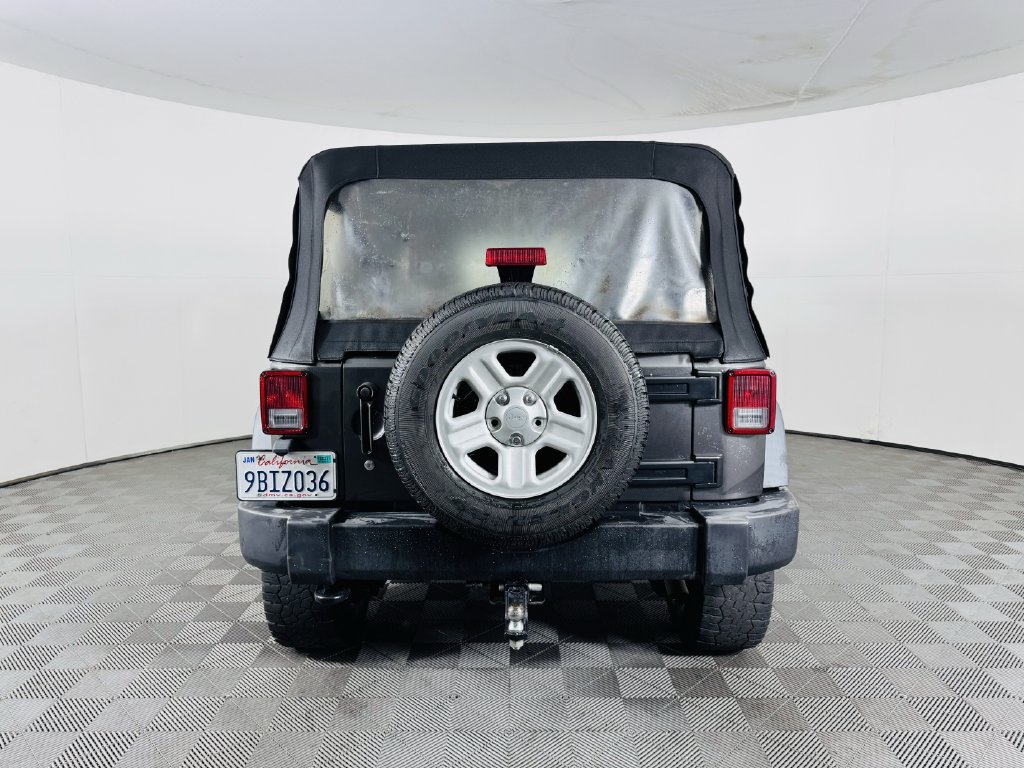 Used 2018 Jeep Wrangler Unlimited Sport w/ Connectivity Group AWD/4WD image 17